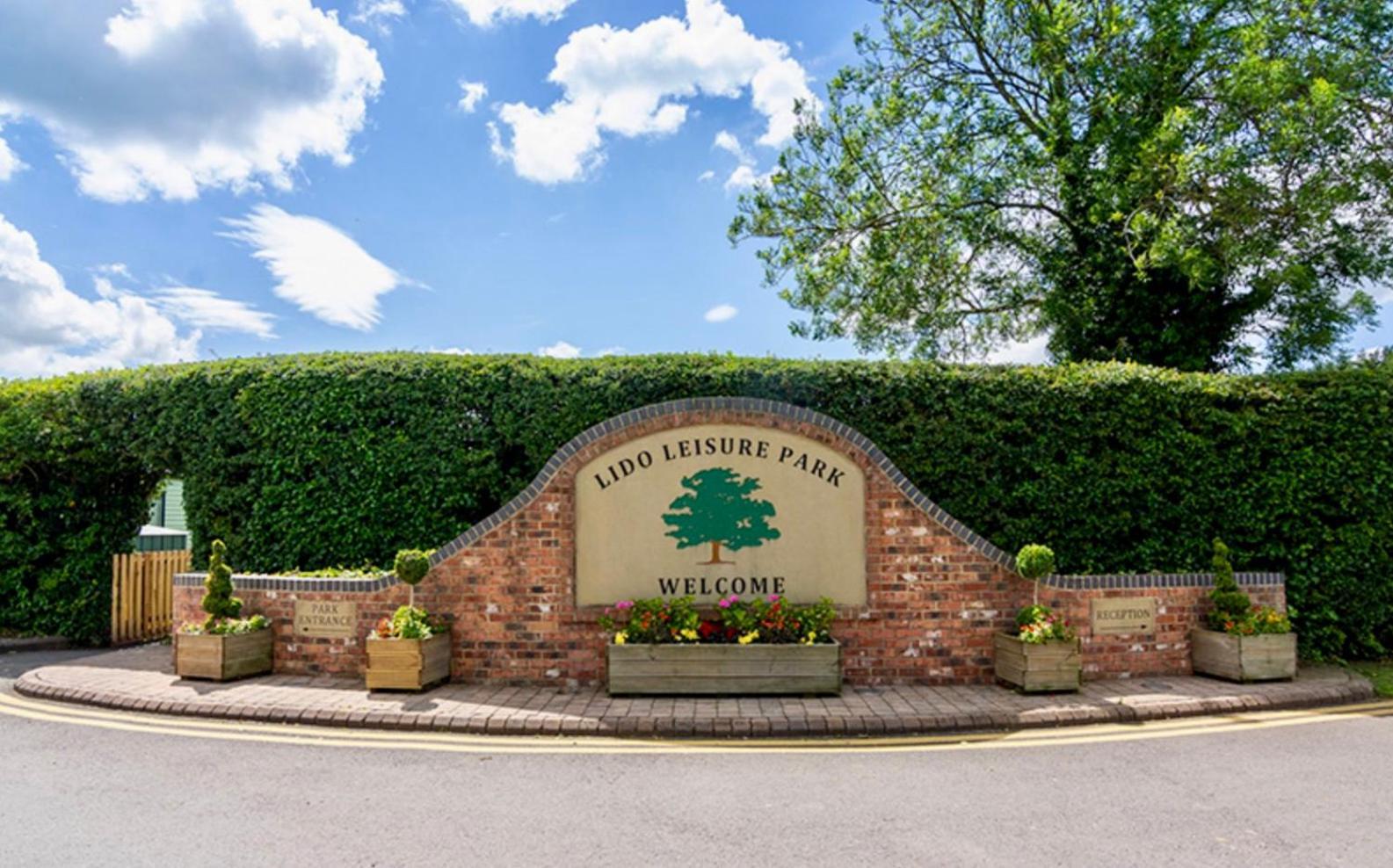 Appleblossom Lodge, Lido Leisure Park, Knaresborough Exteriör bild